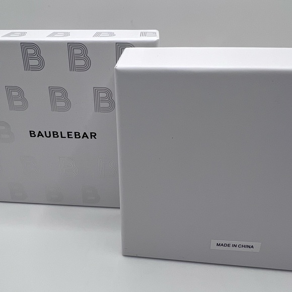 BaubleBar Gold Feeling Lucky Hoop Dangle Charm Earrings Crystal St. Patricks NIB - Picture 3 of 3